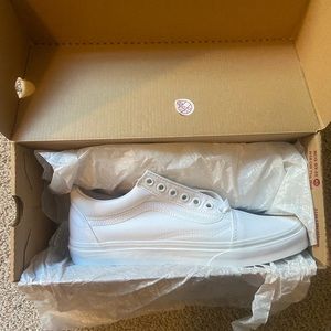 White oldskool vans